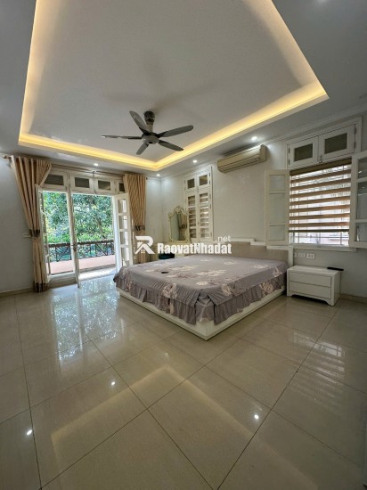 Chính chủ cần bán gấp lô biệt thự nằm trên con đường đôi đẹp nhất tại Ciputra